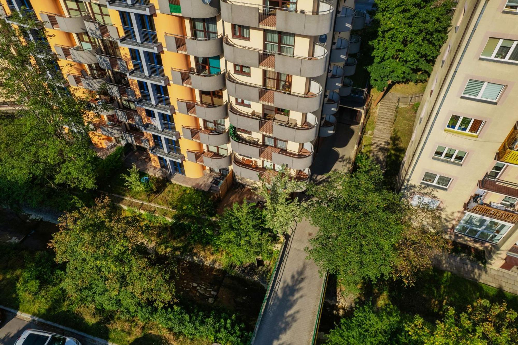 Aparthotel City Center Apartments Krynica Zdroj Luaran gambar